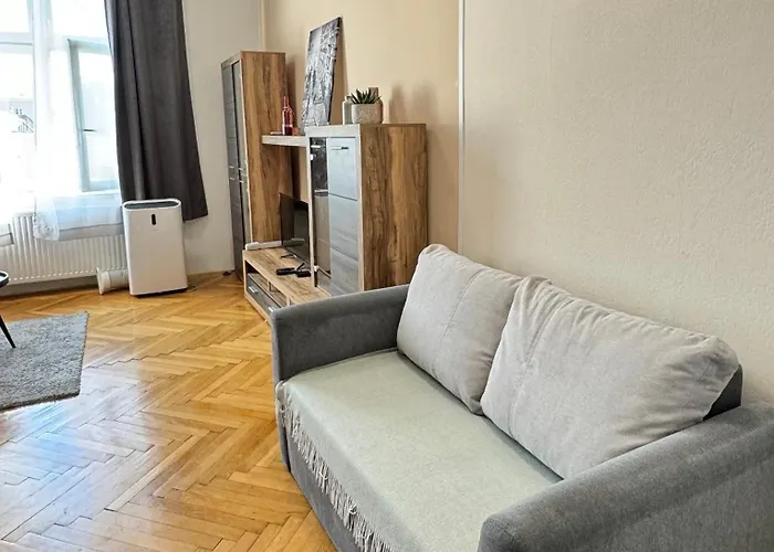 Comfort Place Brno, Hybesova